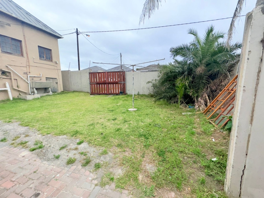 9 Bedroom Property for Sale in Quigney Eastern Cape